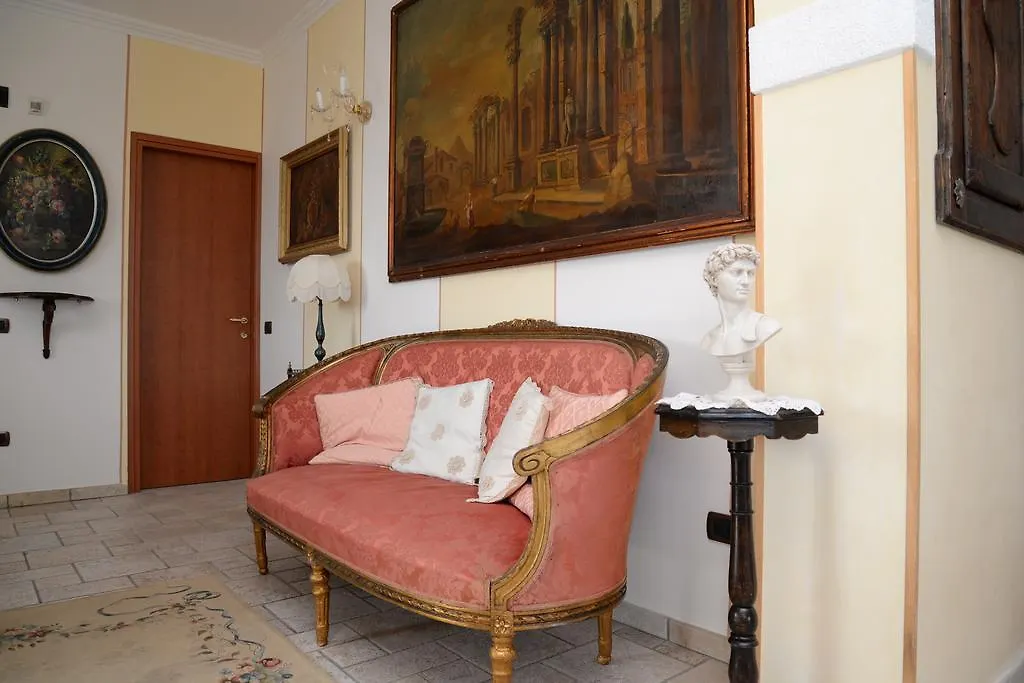 Villa Sinatra Padenghe sul Garda Italy