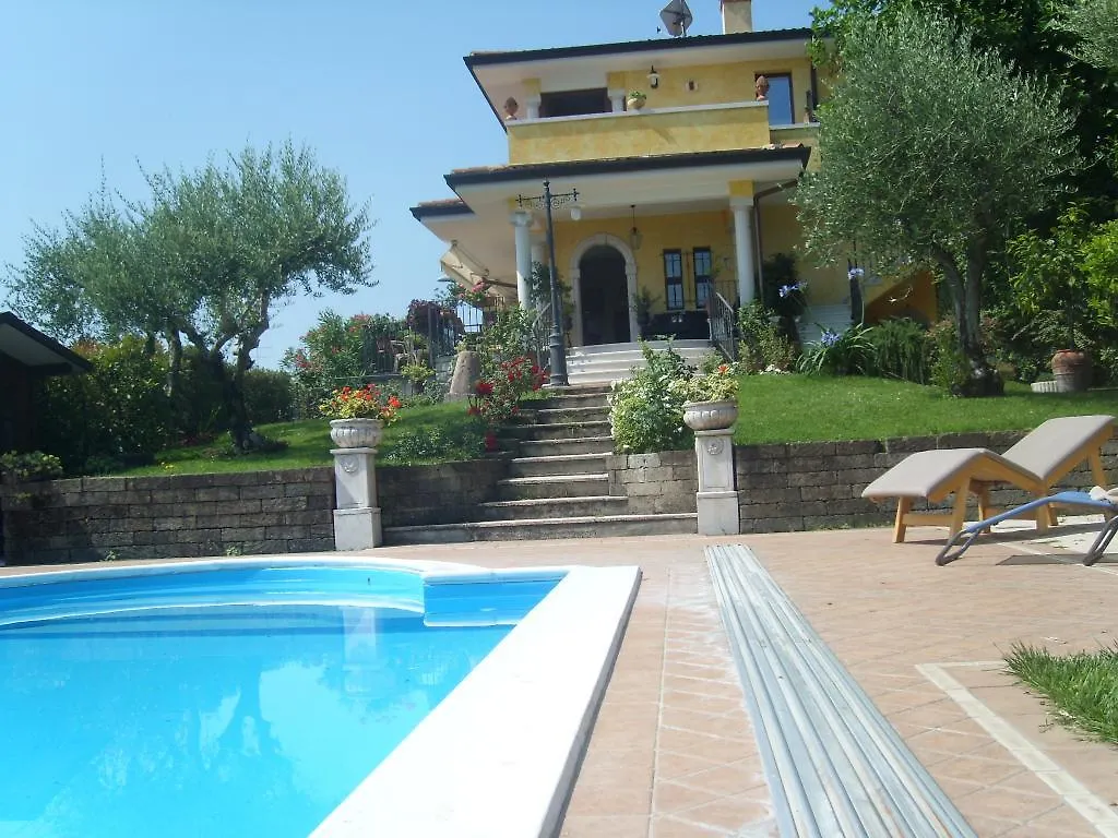 Villa Sinatra location