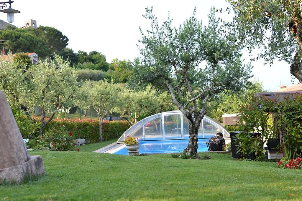 Villa Sinatra Padenghe sul Garda Italy