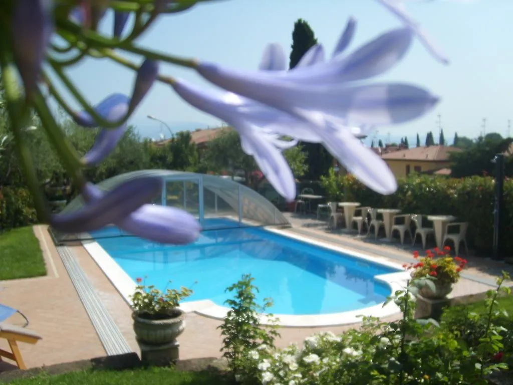 Villa Sinatra Padenghe sul Garda Bed & Breakfast