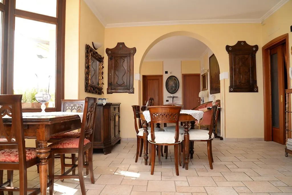 Villa Sinatra Padenghe sul Garda Bed & Breakfast