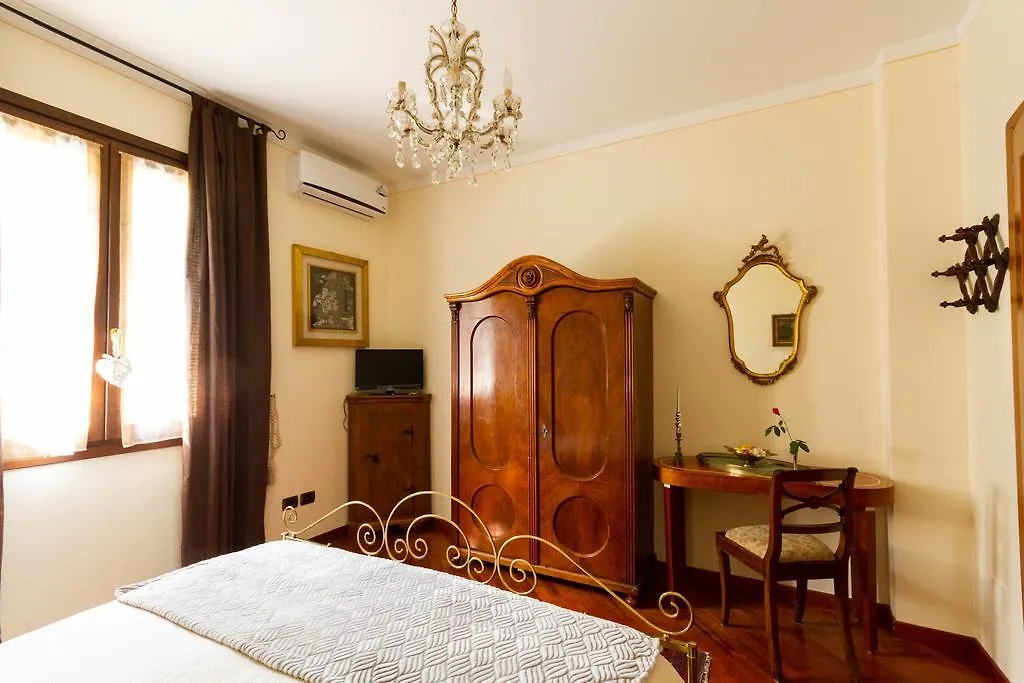 Villa Sinatra Padenghe sul Garda 0*,